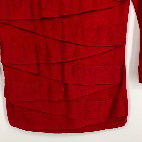 VINCE CAMUTO Layer Pieced Front Top - Picture 4 of 5